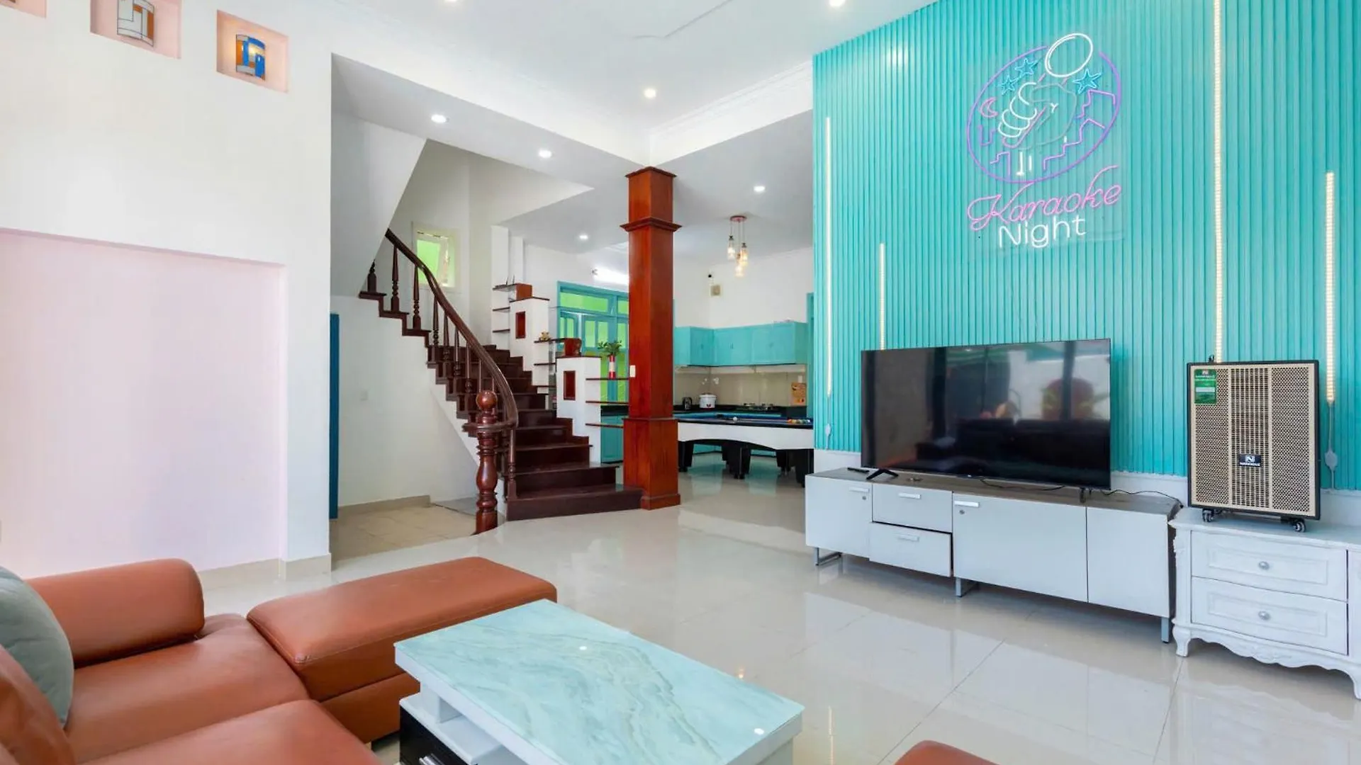 Sunday Villa 168 - Free Bida Karaoke - Gan Bien Bai Sau Thuy Van Βουνγκ Τάου