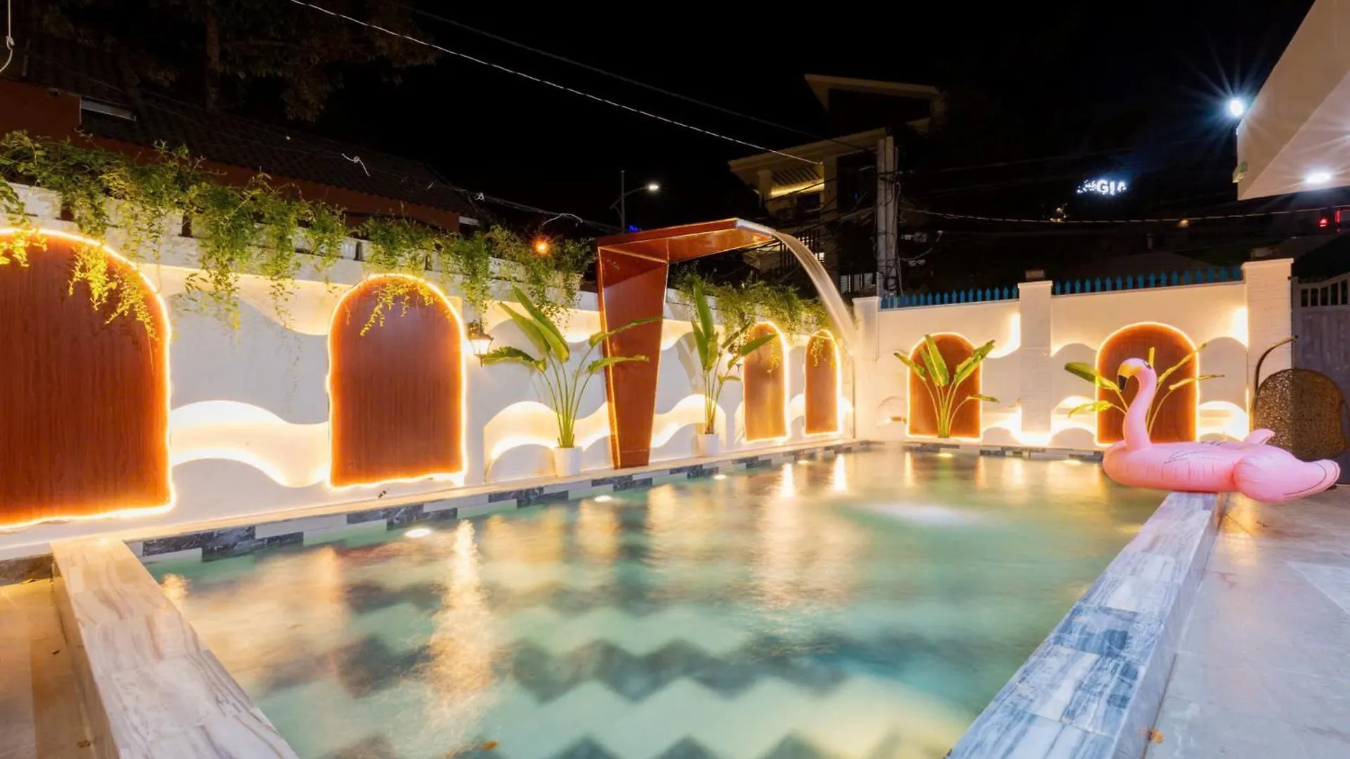 Sunday Villa 168 - Free Bida Karaoke - Gan Bien Bai Sau Thuy Van Βουνγκ Τάου